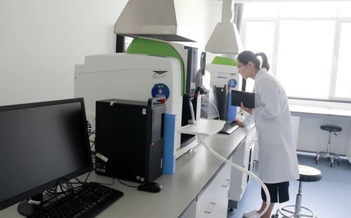 區領導到市食品藥品檢驗檢測研究院對接調研